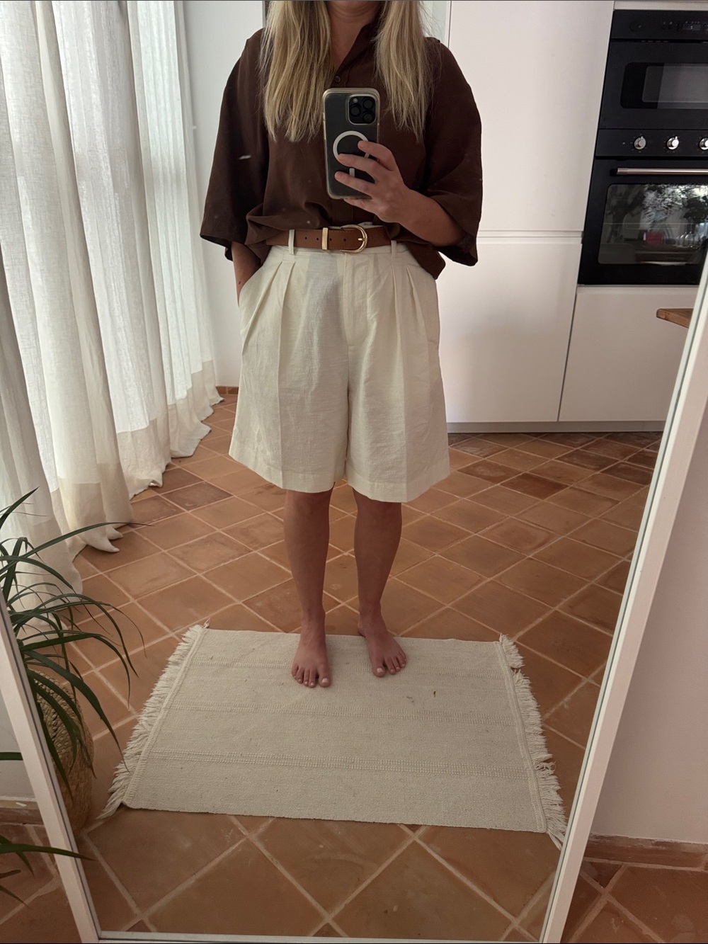 Masscob pearl white shorts